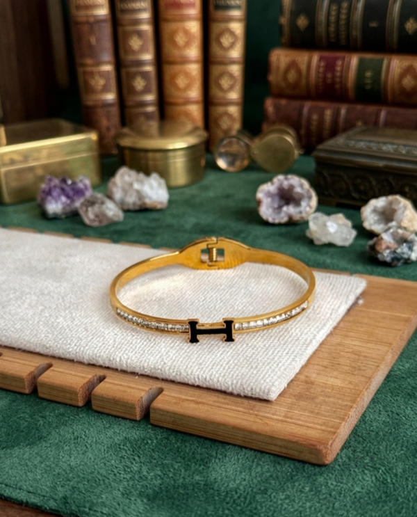 Vintage Elegance: H-Logo Crystal Inlaid Bangle